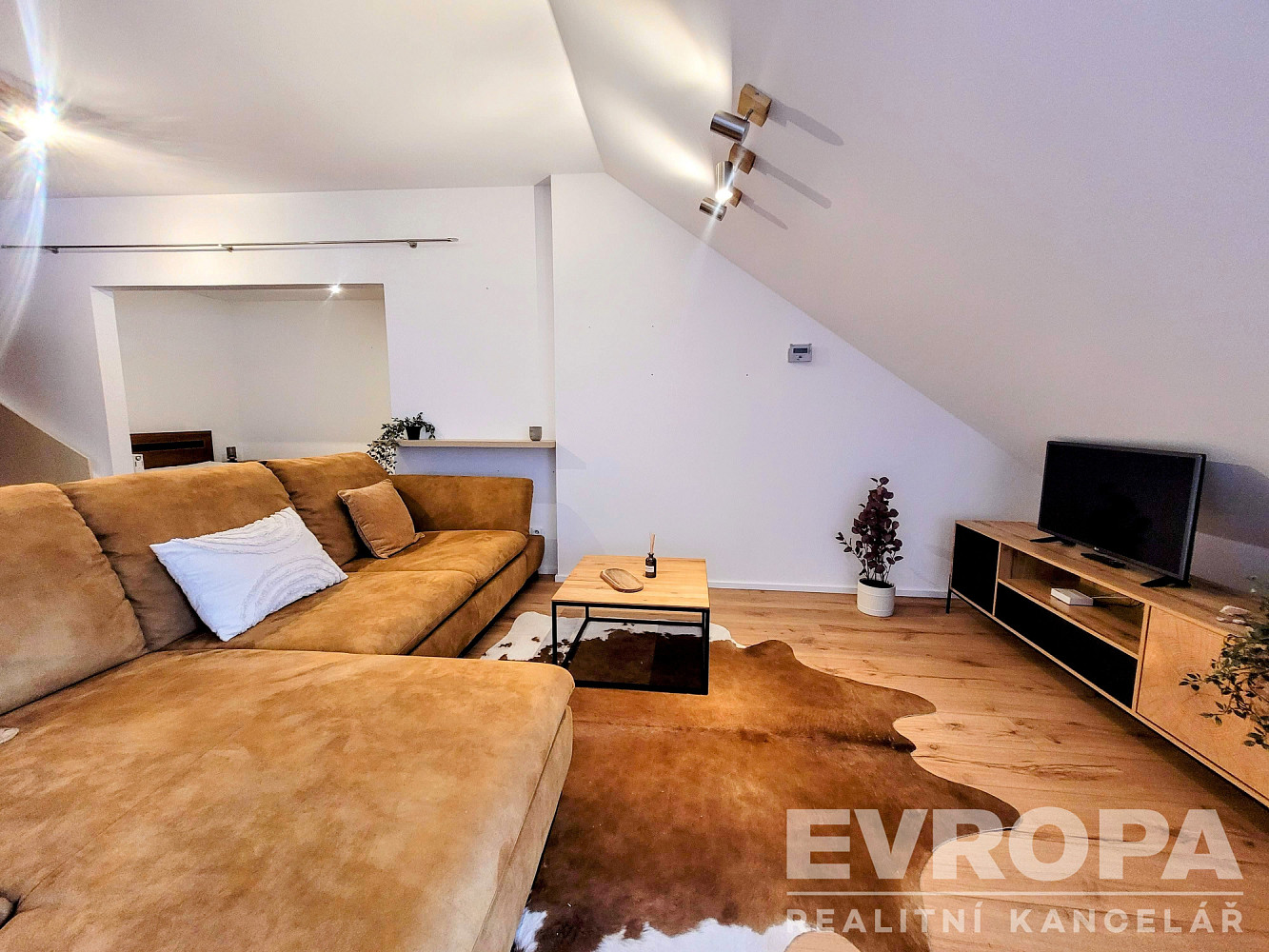 Pronájem bytu 2+kk 73 m² – fotografie 4