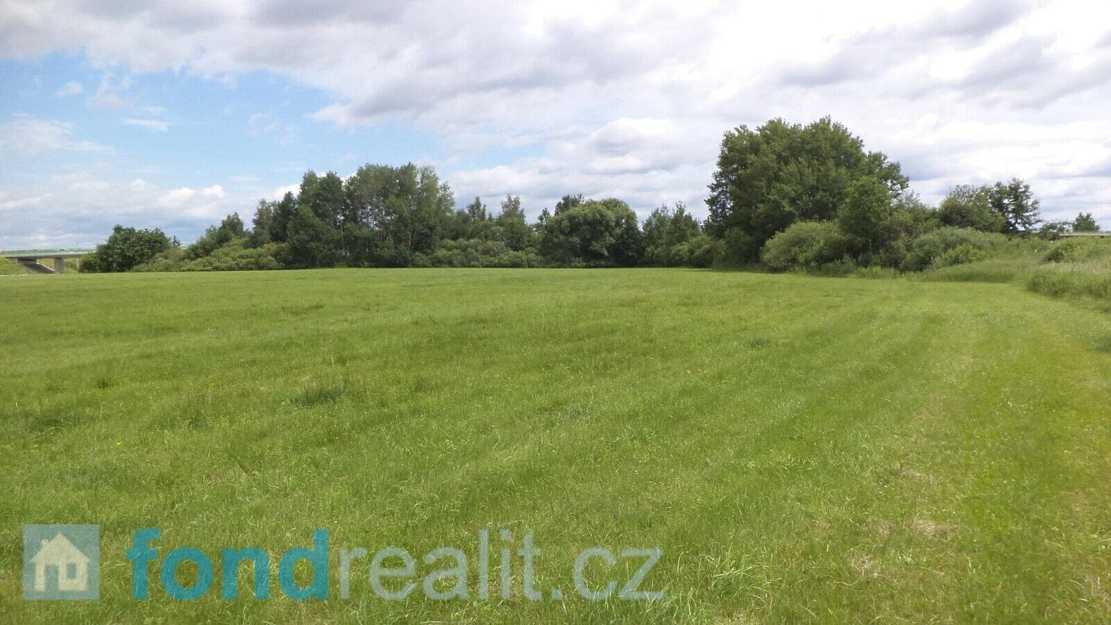 Prodej pozemku 1 940 m²