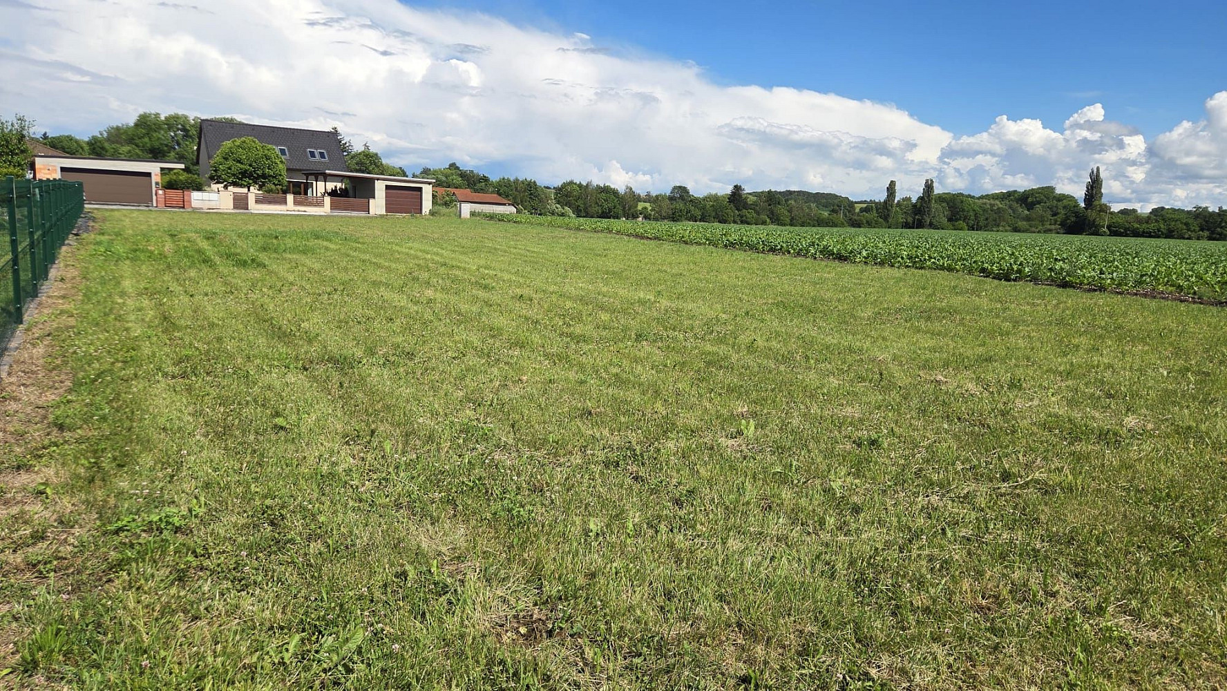 Prodej stavebního pozemku 1 140 m²