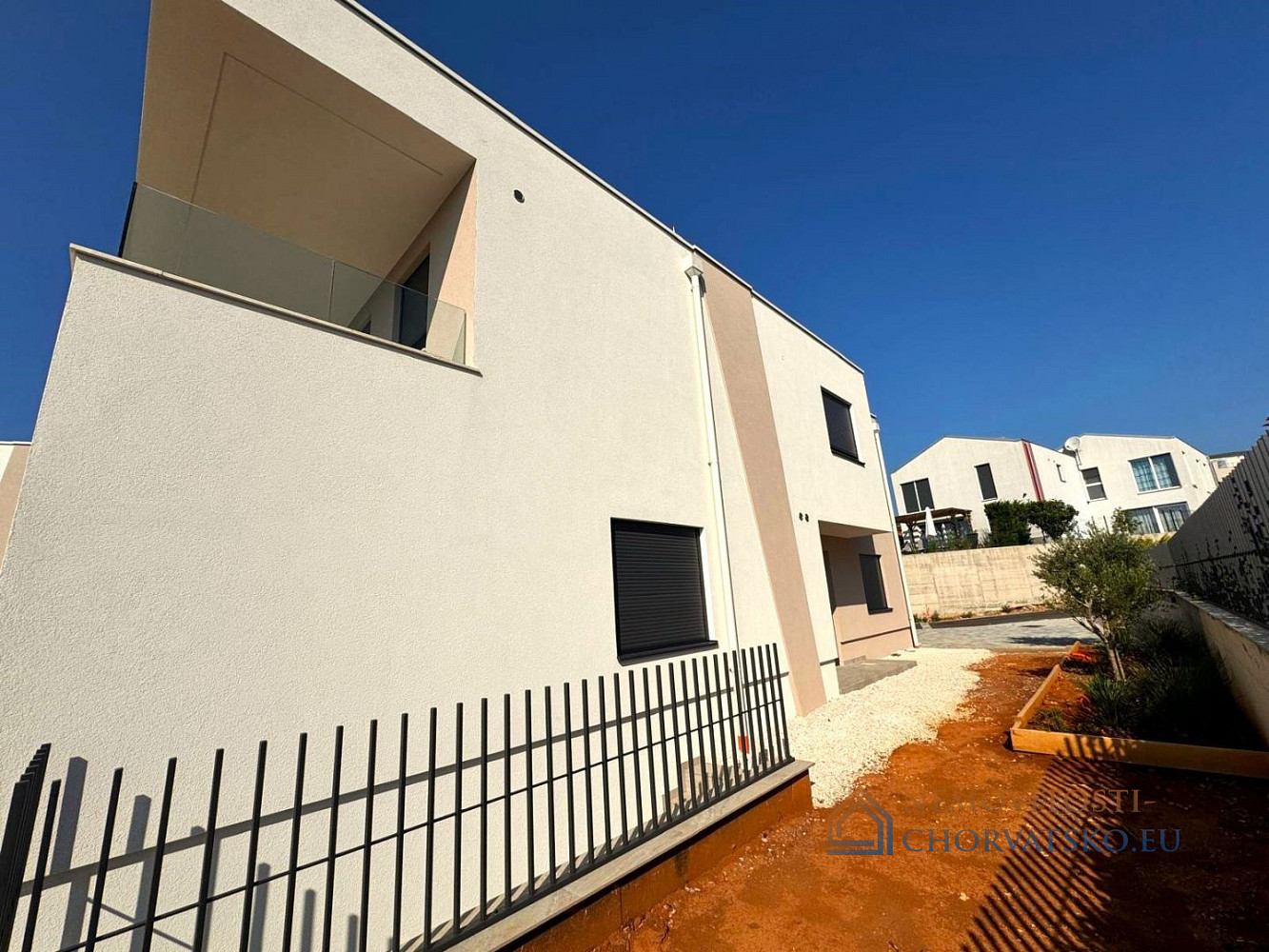 Pronájem domu 214 m² s pozemkem 214 m² – pohled 4