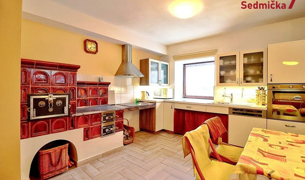 Prodej domu 318 m² s pozemkem 1 300 m², Věcov – náhled fotky 9
