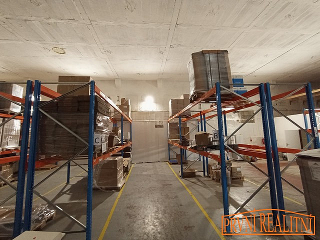 Pronájem skladovacích prostor 720 m² – fotografie 4