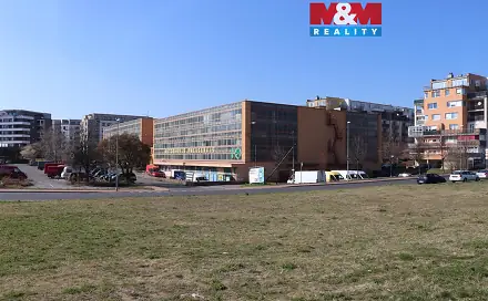 Prodej garážového stání, 18 m2, Praha, ul. Lovosická, Lovosická, Praha 9 - Střížkov