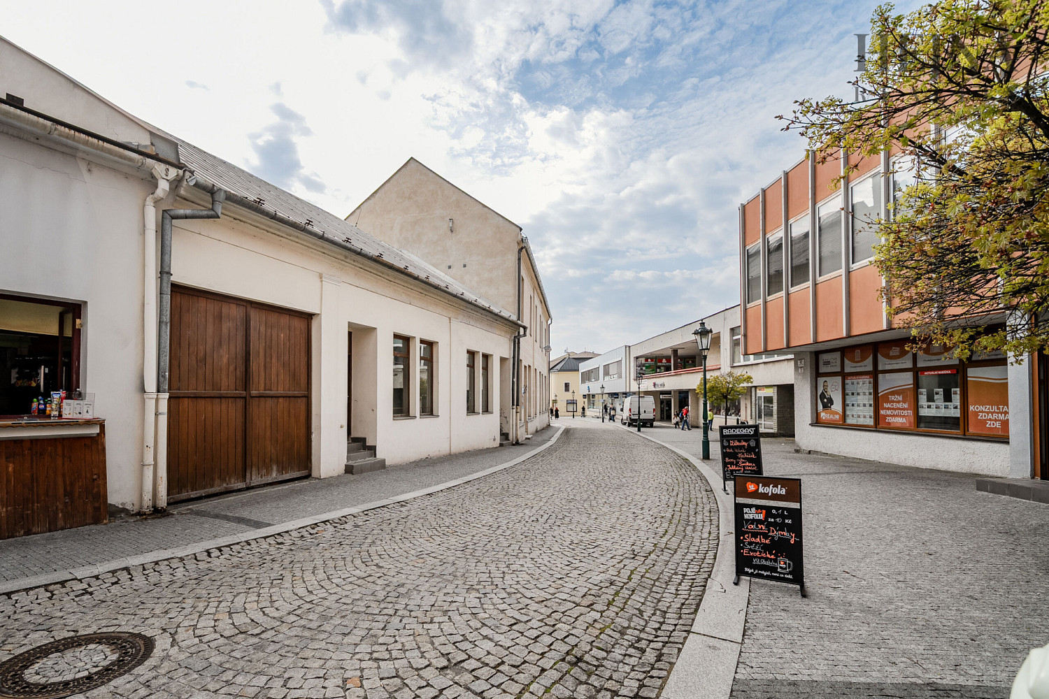 Pronájem obchodních prostor 61 m²