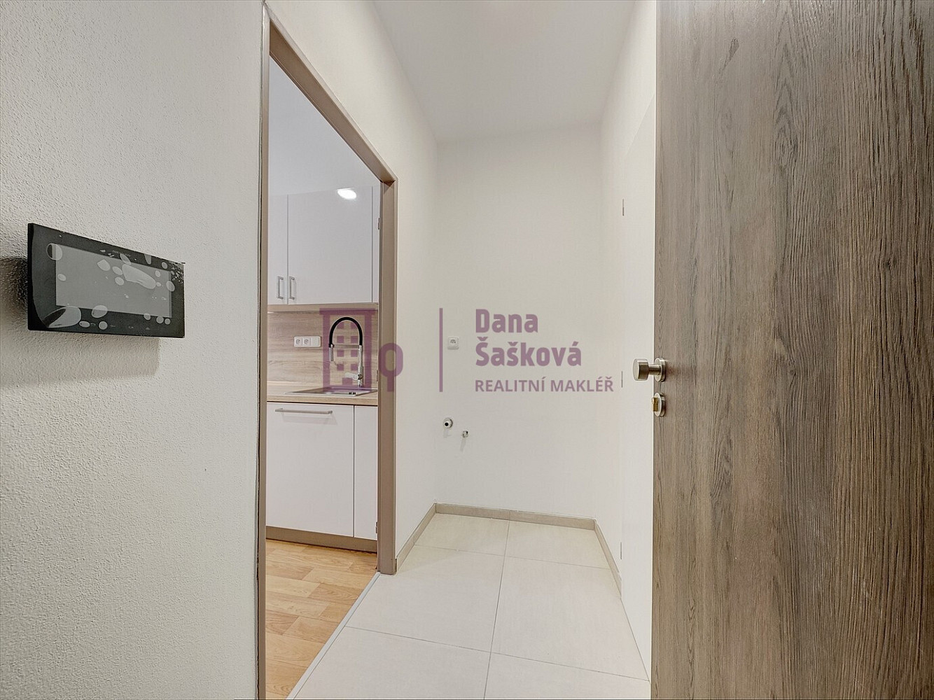 Pronájem bytu 1+kk 16 m² – fotografie 4