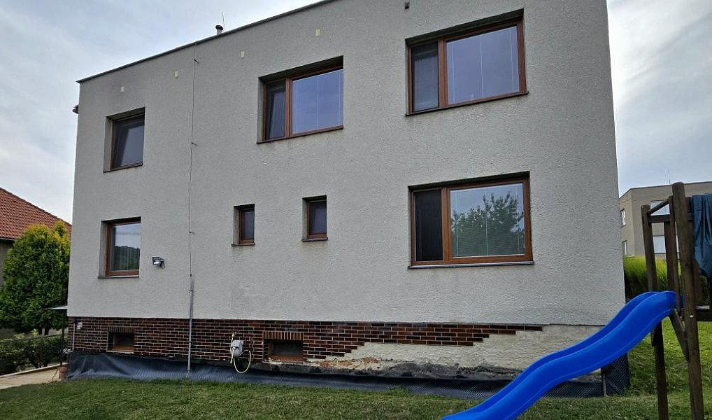 Prodej domu 250 m² s pozemkem 706 m², Zlín – náhled fotky 2