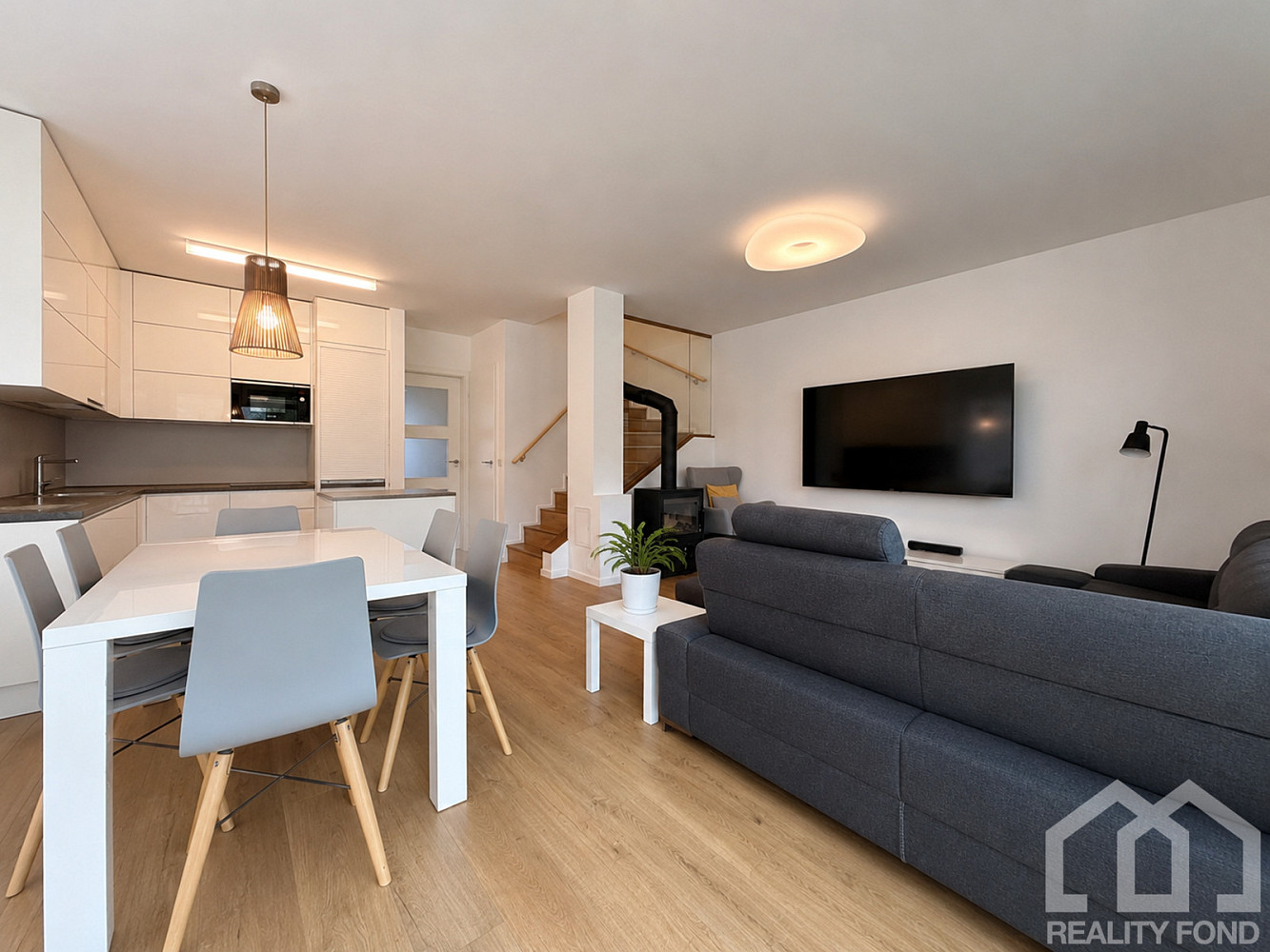 Pronájem domu 118 m² s pozemkem 458 m² — photo 3