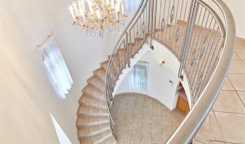 Pronájem domu 243 m² s pozemkem 328 m², Praha – náhled fotky 6