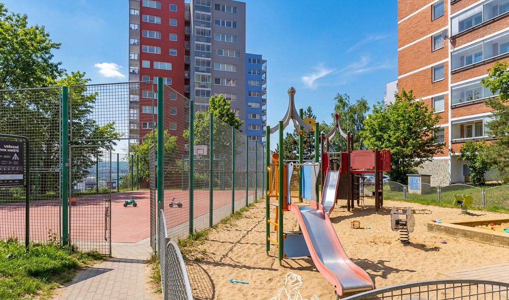 Prodej bytu 3+1 99 m², Praha – náhled fotky 27