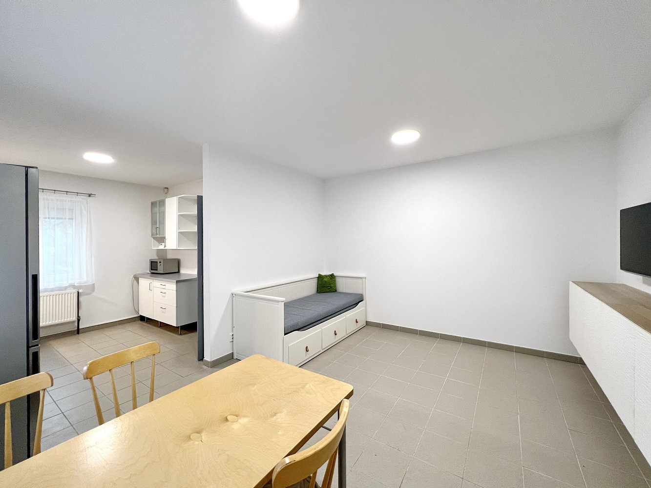 Pronájem bytu 1+kk 30 m² – fotografie 2
