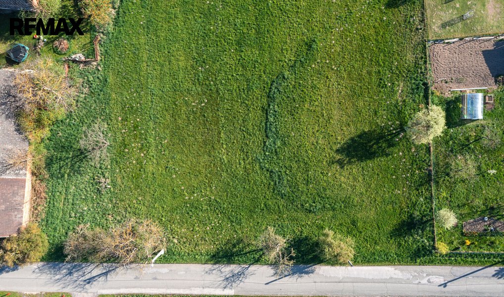 Prodej stavebního pozemku 863 m², Mžany – náhled fotky 11