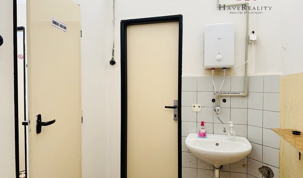 Pronájem kanceláře 37 m², Benešov – náhled fotky 4