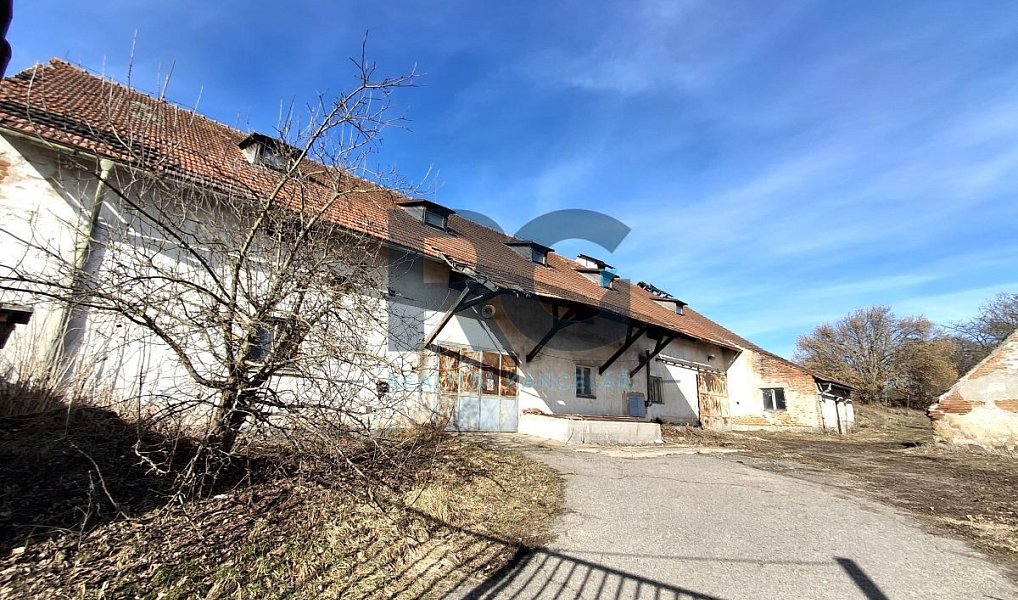 Prodej domu 989 m² s pozemkem 1 202 m², Myštice – náhled fotky 10