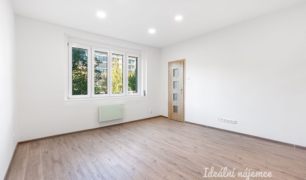 Pronájem bytu 2+kk 41 m², Praha – náhled fotky 2