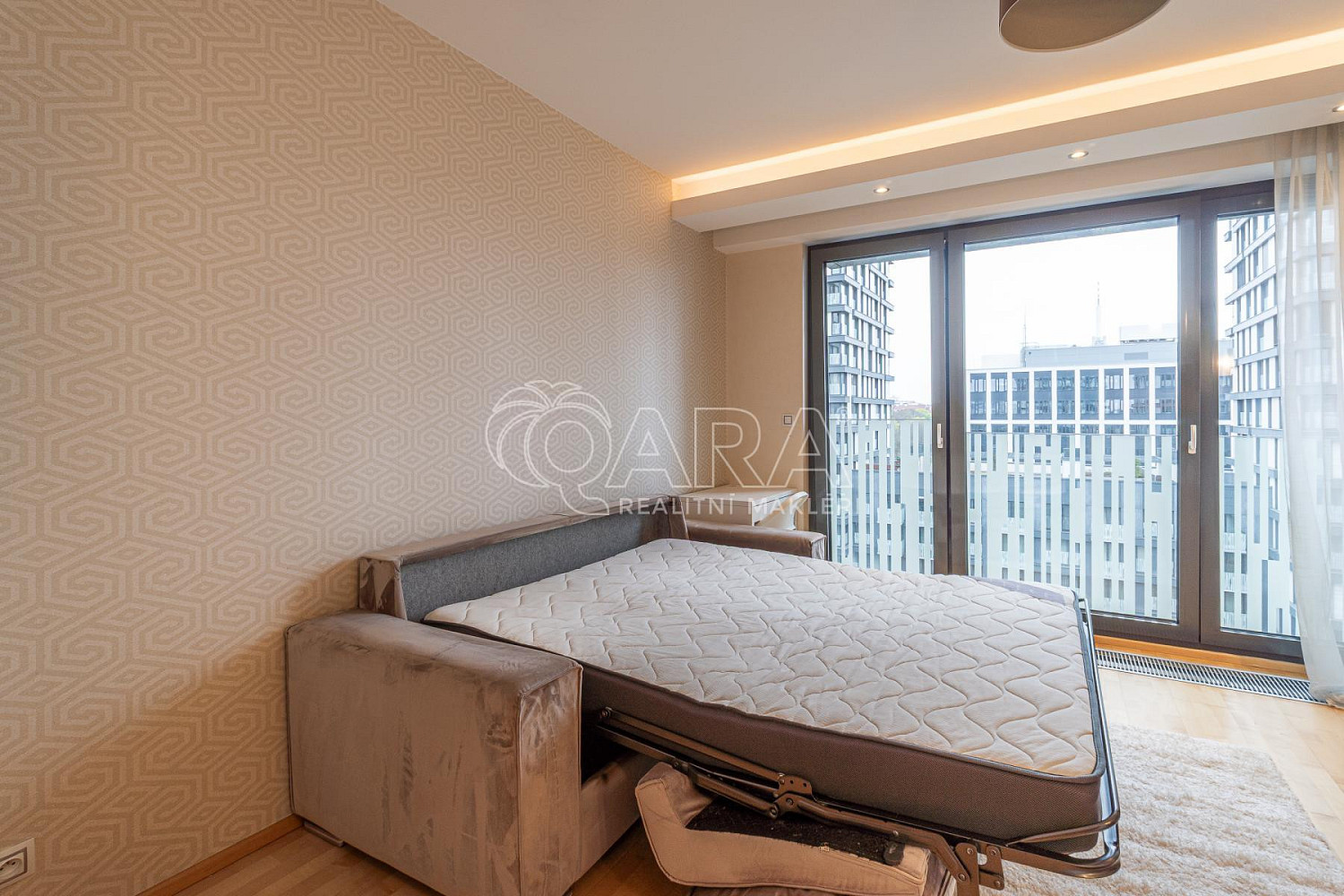 Pronájem bytu 1+kk 37 m² – fotografie 5