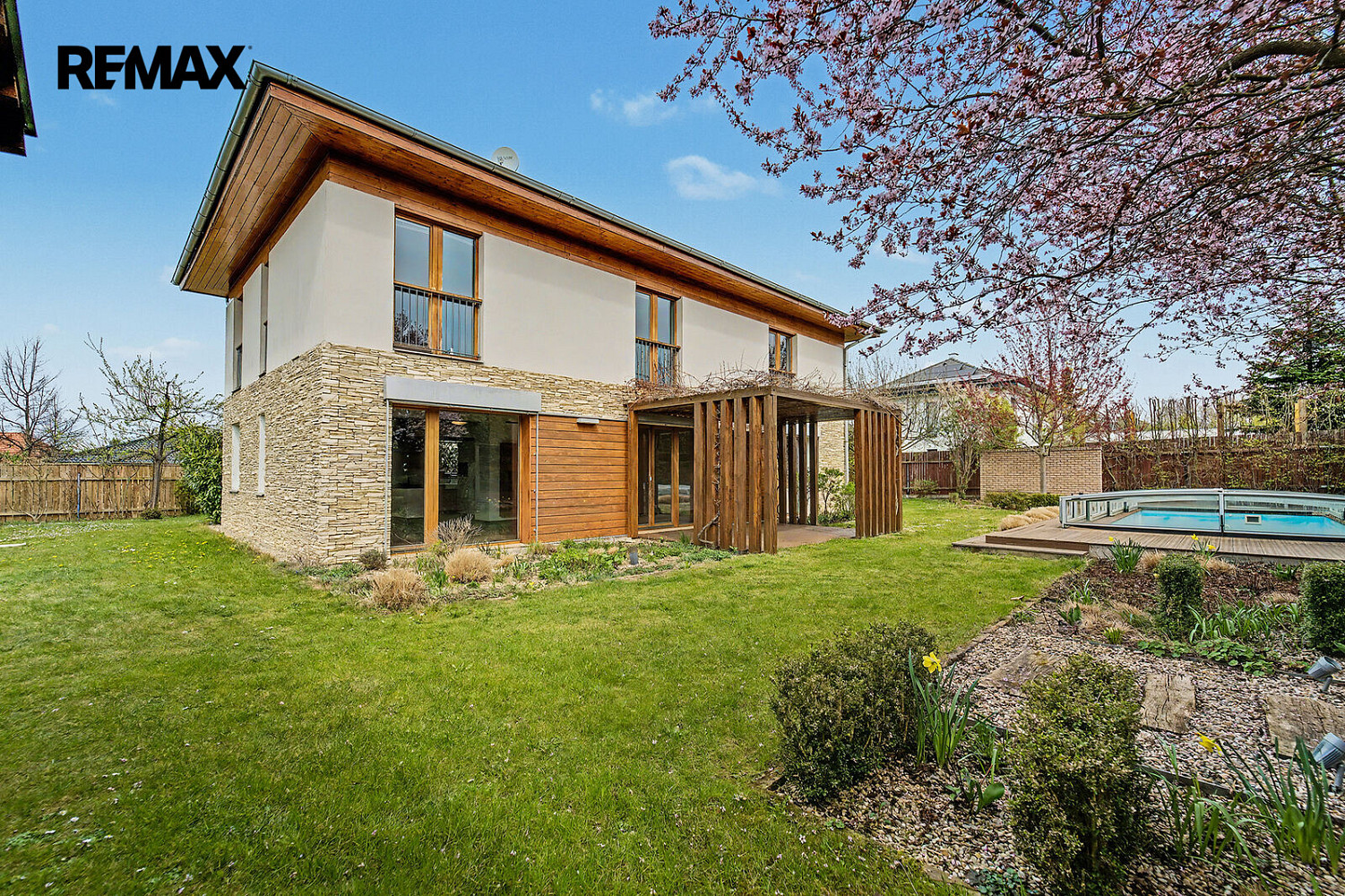 Pronájem domu 188 m² s pozemkem 961 m²