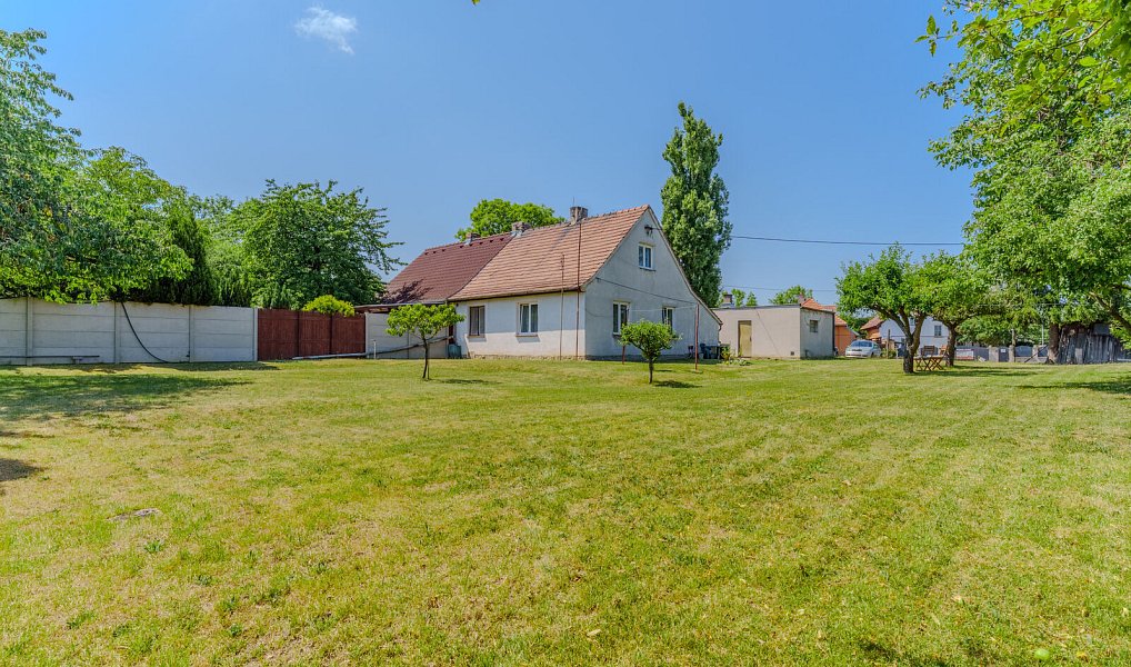 Prodej domu 77 m² s pozemkem 1 057 m², Zeleneč – fotka 1 z 27