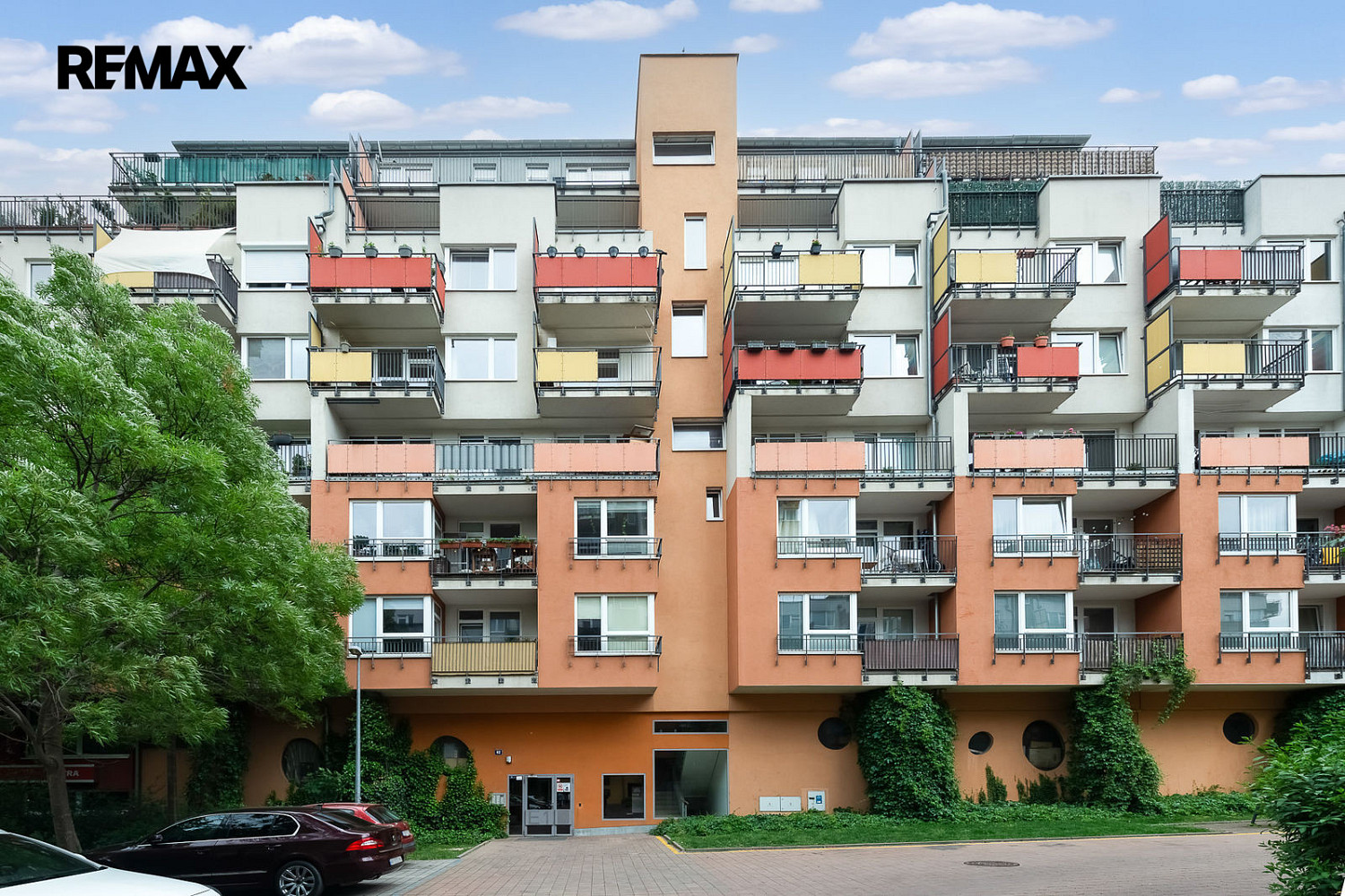 Pronájem bytu 2+kk 55 m² – fotografie 3