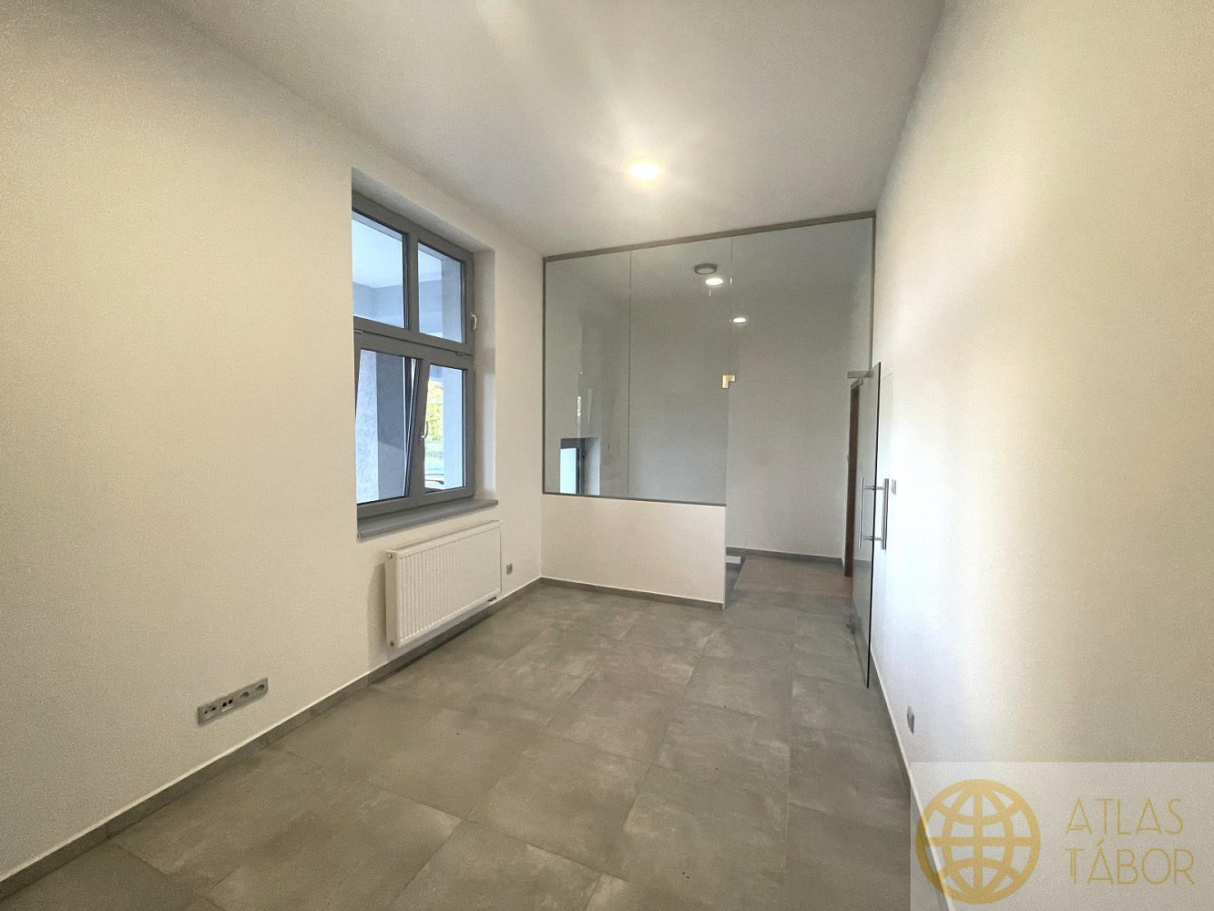 Pronájem bytu 1+kk 23 m² – fotografie 3