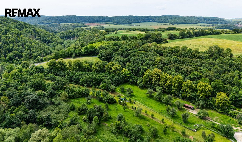 Prodej stavebního pozemku 2 004 m², Beroun – náhled fotky 22