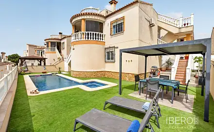 Prodej domu 97 m² s pozemkem 189 m², San Miguel de Salinas, Španělsko
