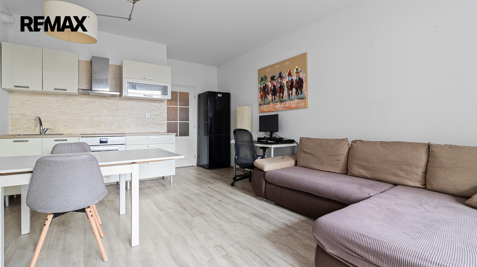 Pronájem bytu 2+kk 48 m² — photo 3