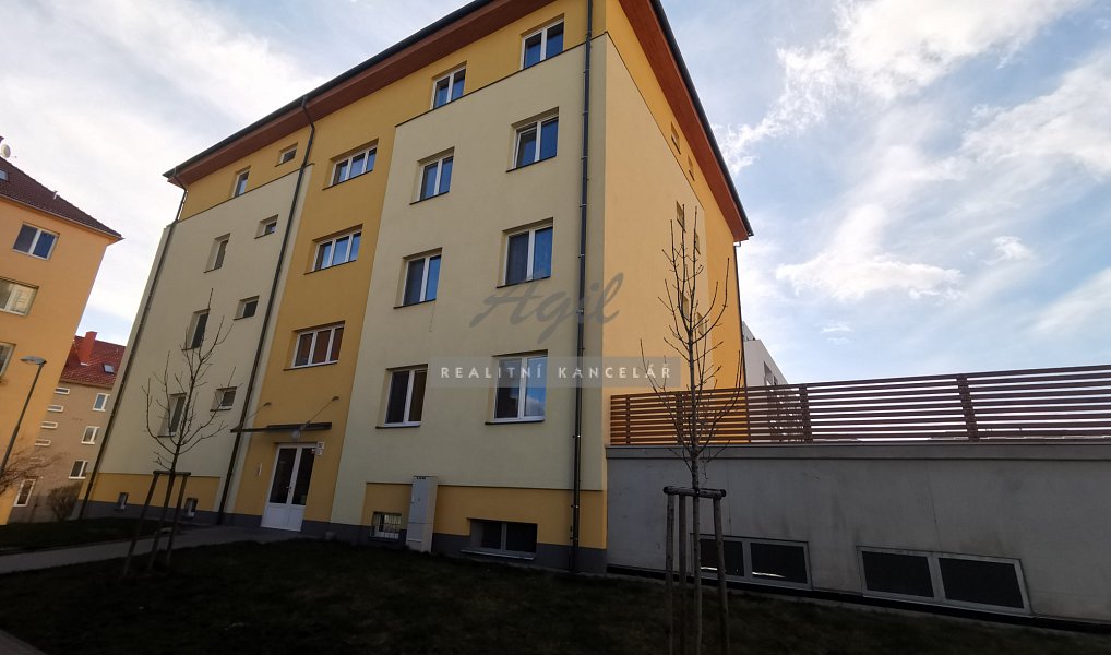 Pronájem bytu 1+kk, 38 m², Brno-venkov, Šlapanice