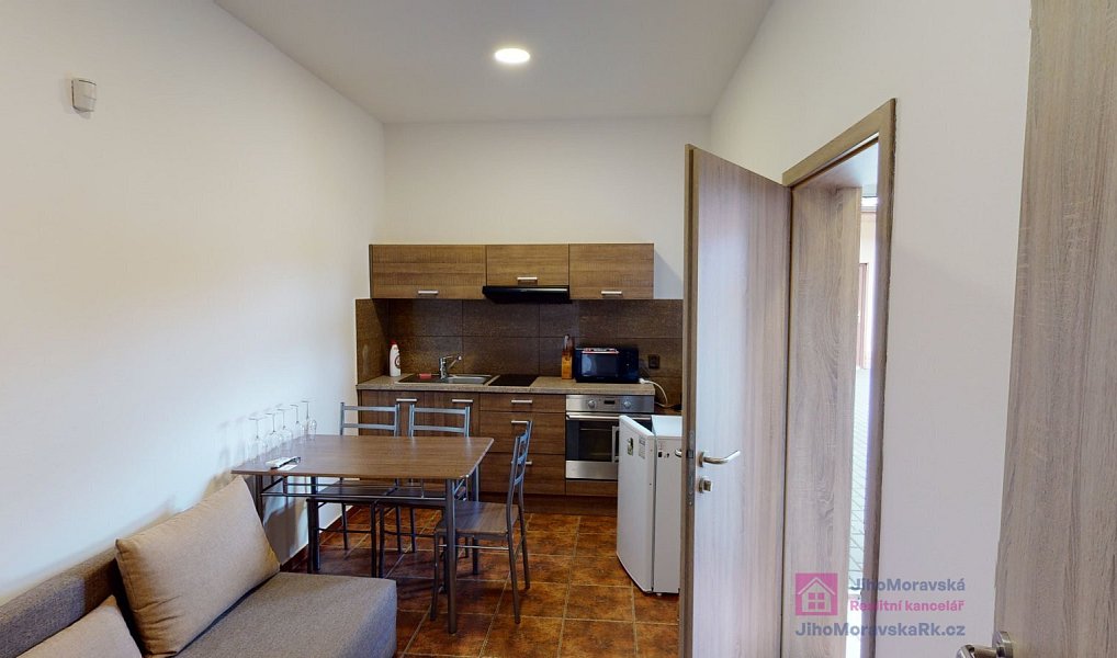 Prodej ubytovacího objektu 664 m², Bulhary – náhled fotky 22