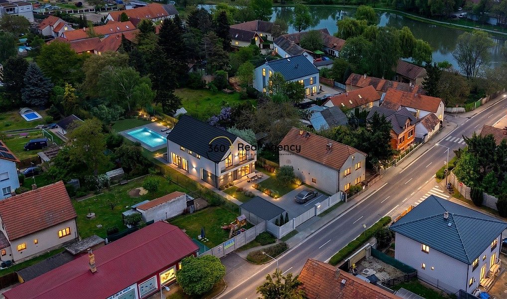 Prodej stavebního pozemku 1 418 m², Praha – fotka 1 z 28