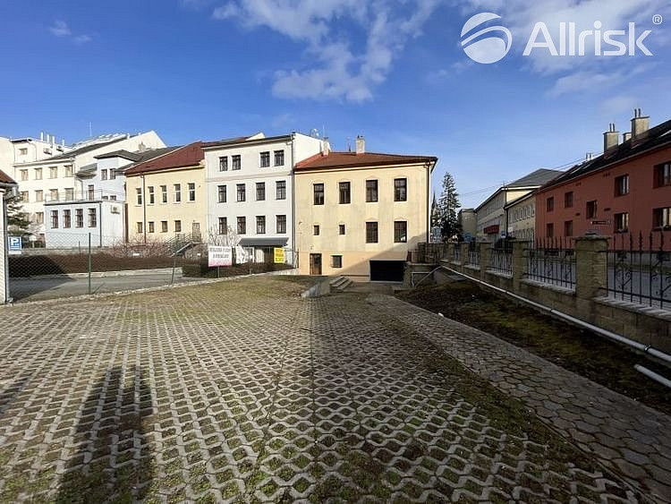 Pronájem garážového stání 12 m2, vítkov — photo 2