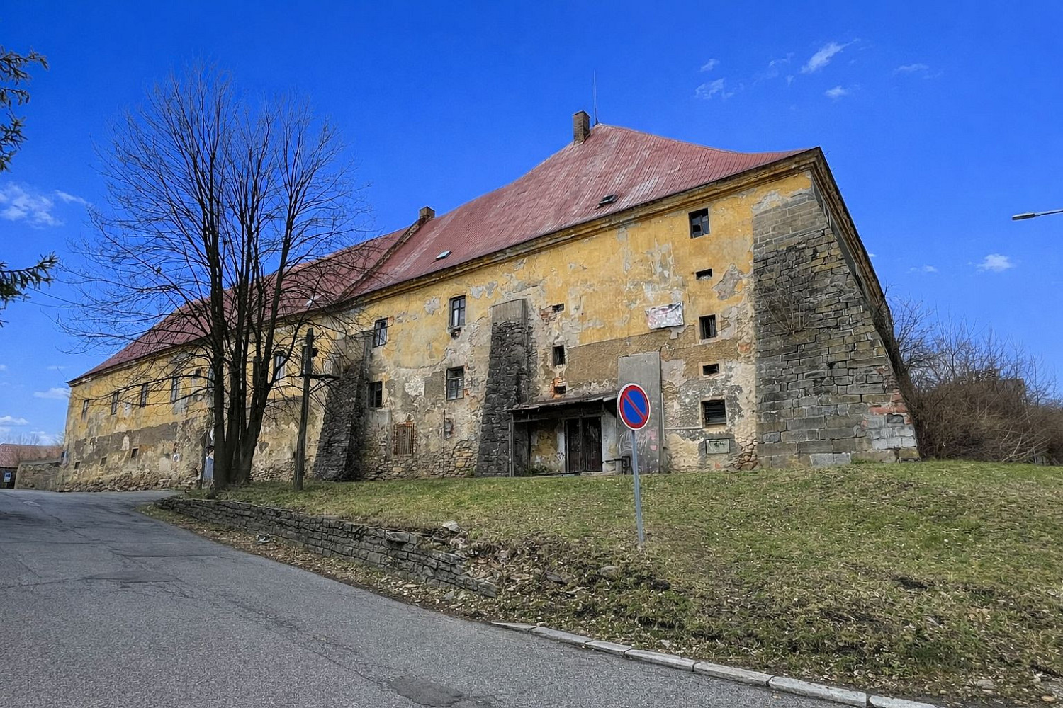 Prodej komerčního objektu (jiného typu) 9 672 m²