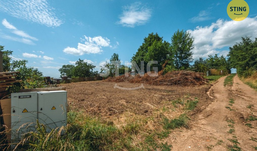 Prodej stavebního pozemku 552 m², Sezemice – náhled fotky 2