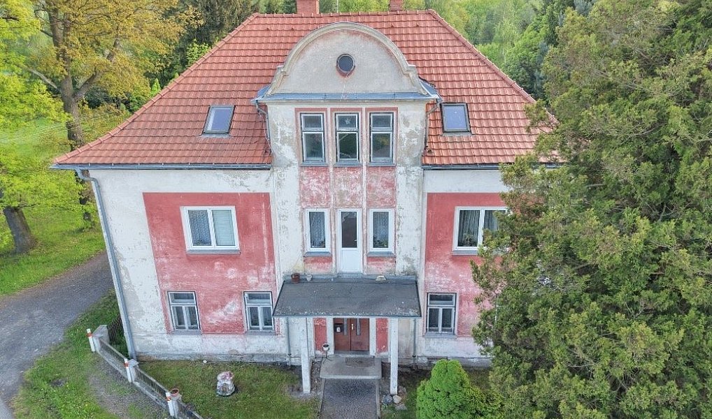 Prodej domu 300 m² s pozemkem 1 015 m², Varnsdorf – náhled fotky 2