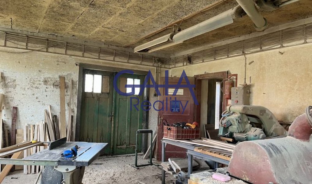 Prodej výrobních prostor 645 m², Staré Město – náhled fotky 8