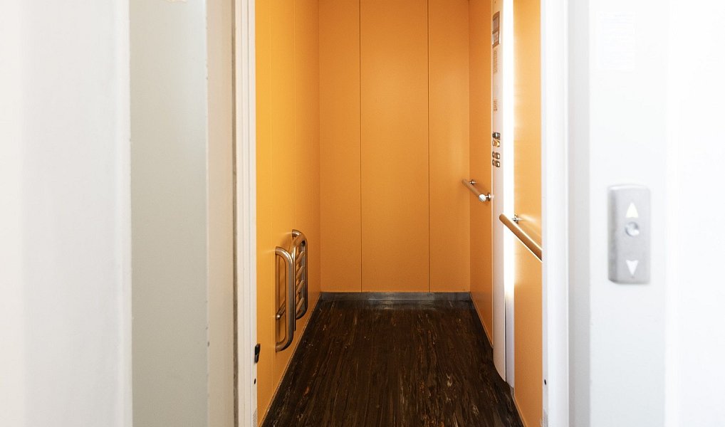 Prodej ubytovacího objektu 1 660 m², Hradec Králové – náhled fotky 21