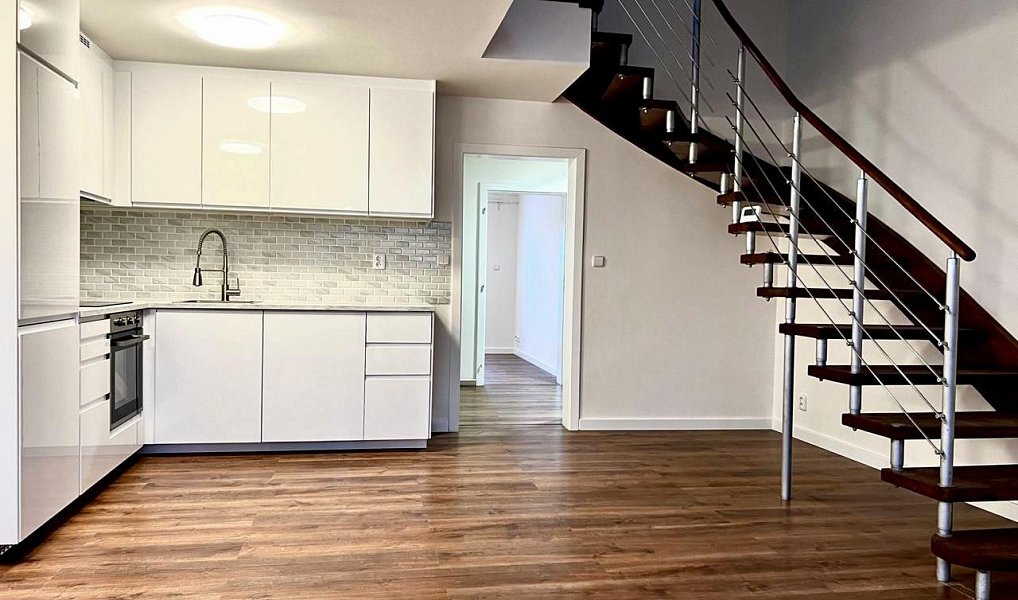 Pronájem bytu 3+kk 76 m², Praha – náhled fotky 2