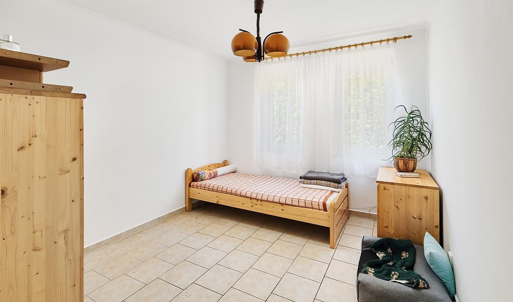Prodej domu 320 m² s pozemkem 648 m², Jesenice – náhled fotky 12