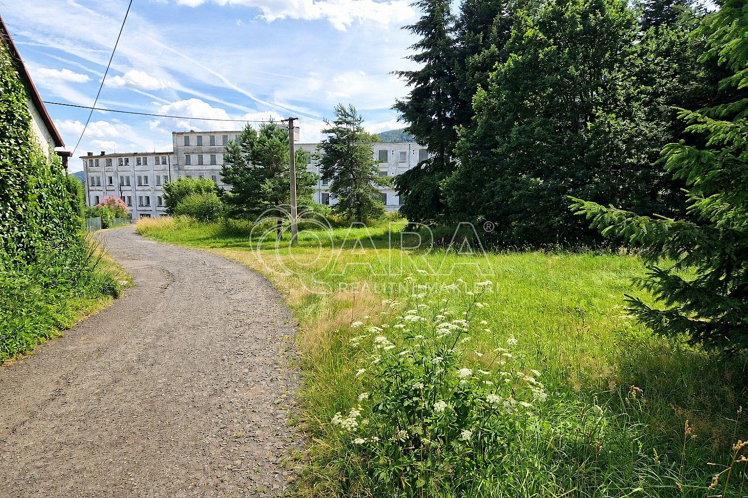 Prodej stavebního pozemku 1 409 m²