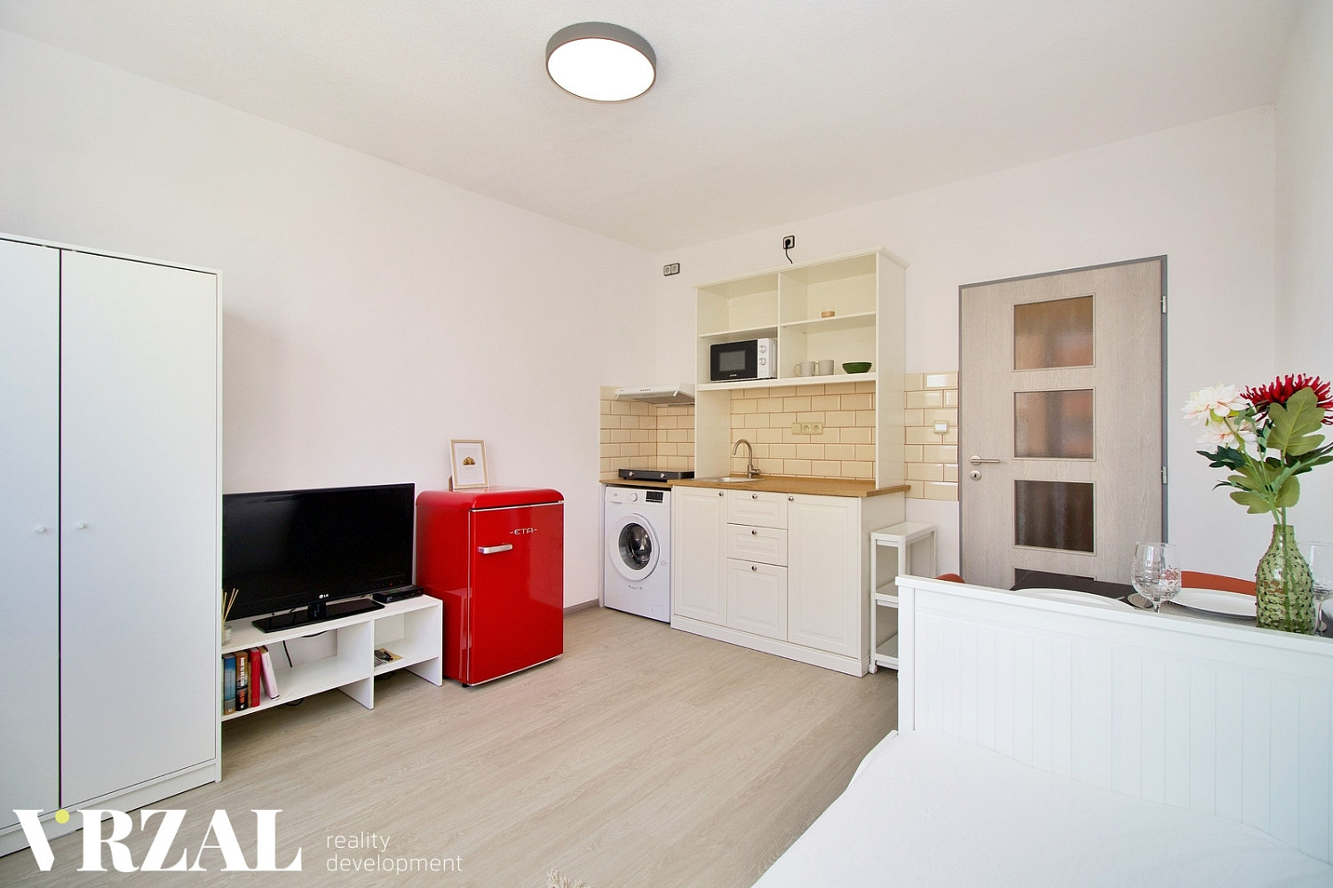 Pronájem bytu 1+kk 20 m² - Widok 4