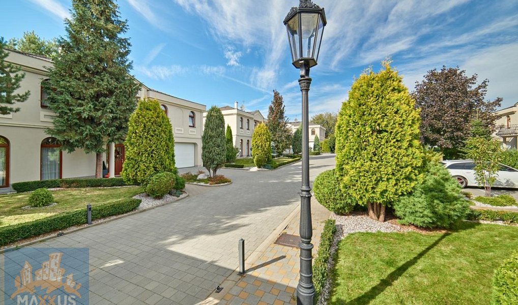 Pronájem domu 243 m² s pozemkem 484 m², Praha – náhled fotky 3