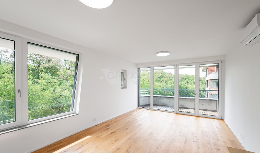 Pronájem bytu 3+kk 80 m², Praha – fotka 1 z 24