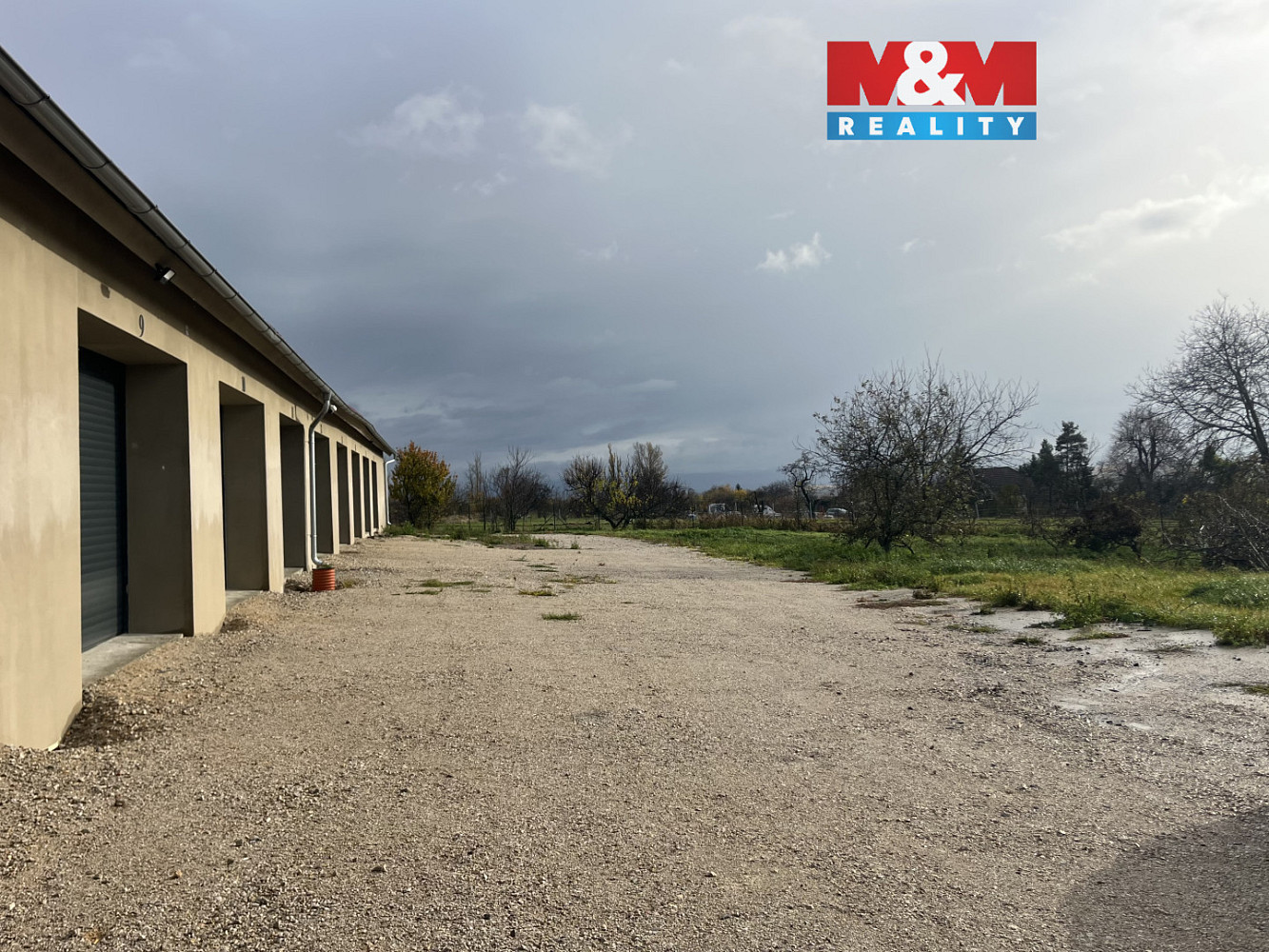 Pronájem garáže, 43 m2, újezdec