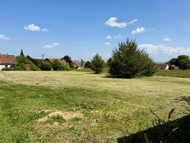 Prodej stavebního pozemku 1 454 m² – pohled 2