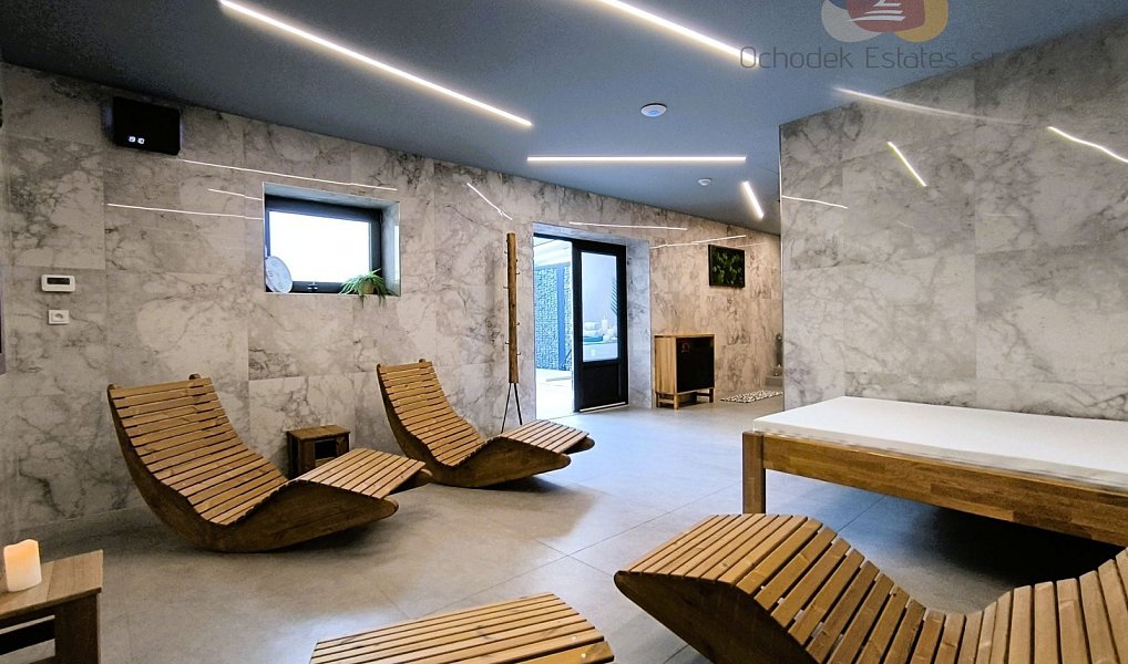 Prodej ubytovacího objektu 690 m², Hněvotín – náhled fotky 20