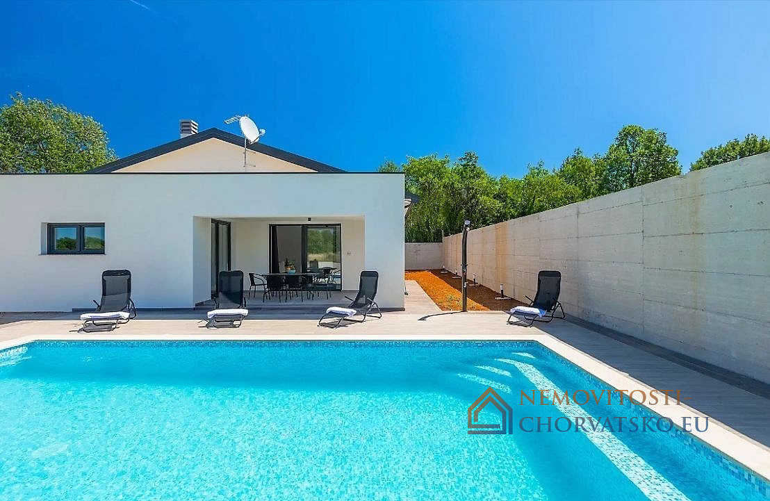 Prodej domu 125 m² s pozemkem 759 m², Labin