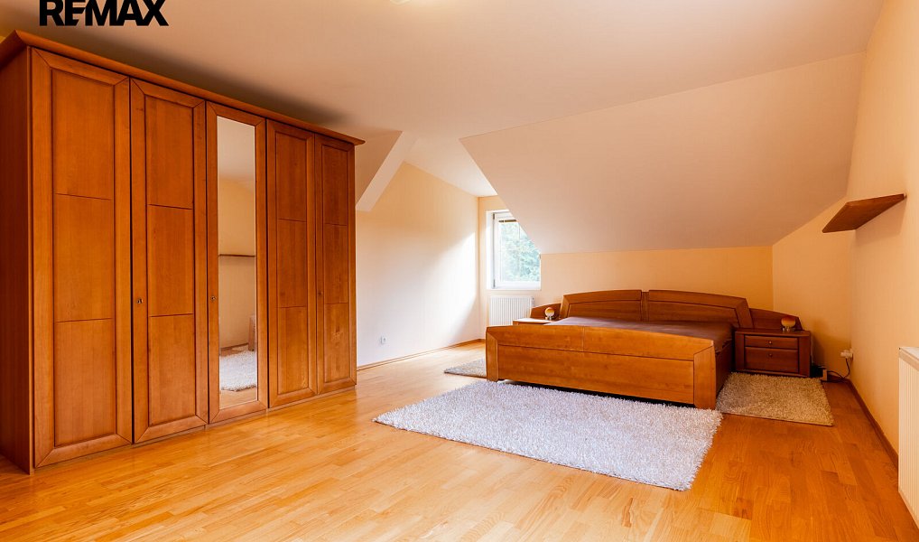 Prodej domu 220 m² s pozemkem 2 087 m², Hvozdec – náhled fotky 10