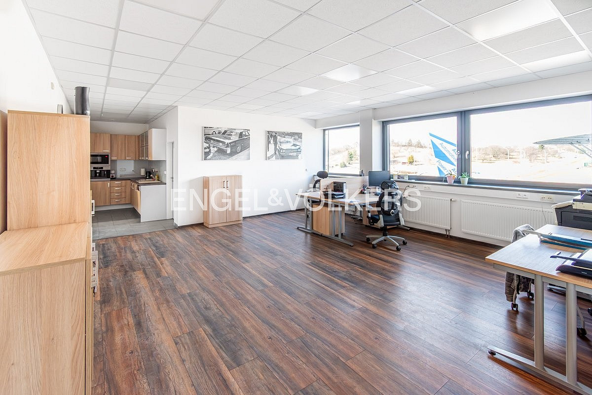 Pronájem kanceláře 55 m² – fotografie 4