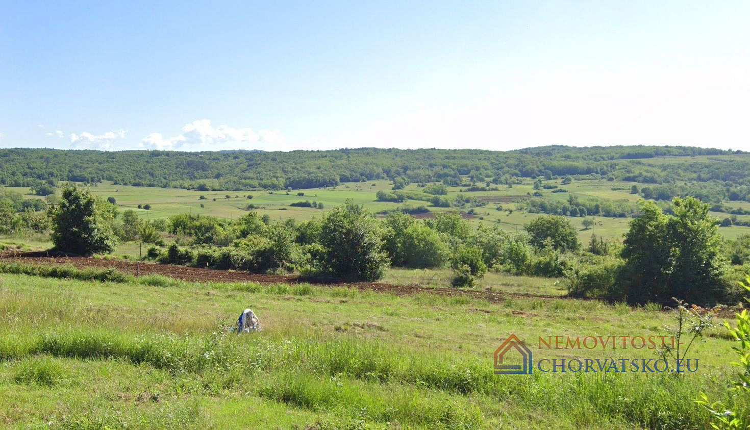Prodej stavebního pozemku 1 338 m², Grožnjan