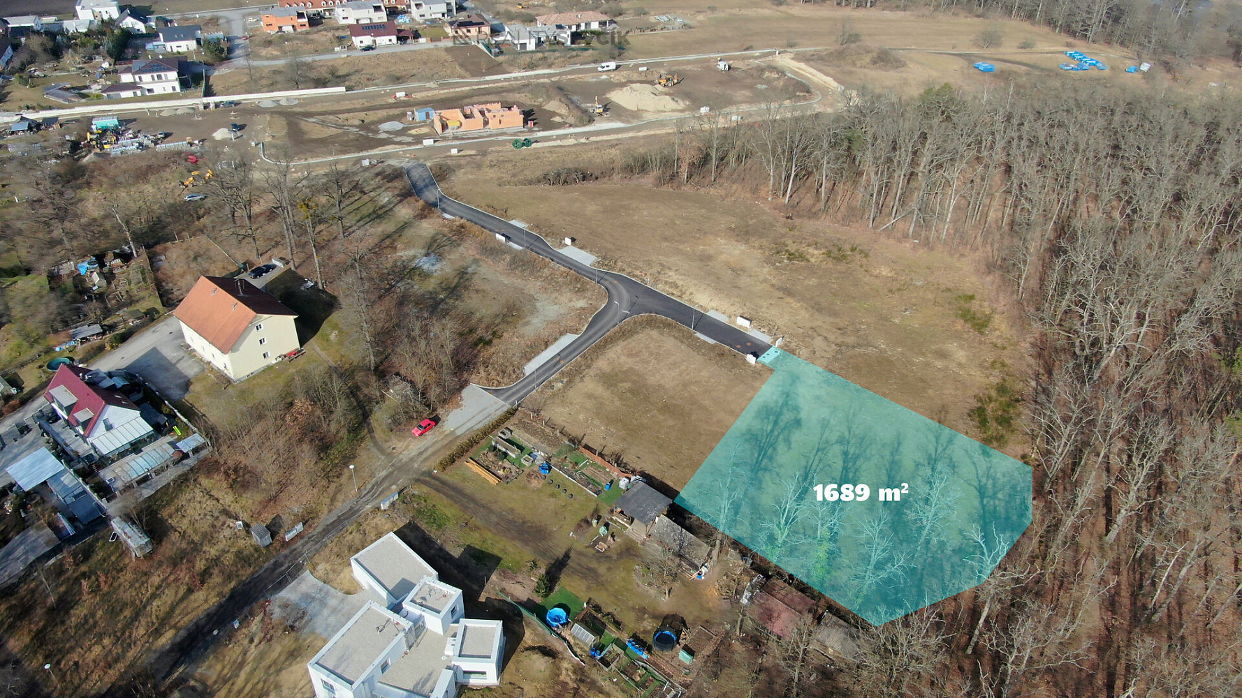 Prodej stavebního pozemku 1 689 m²
