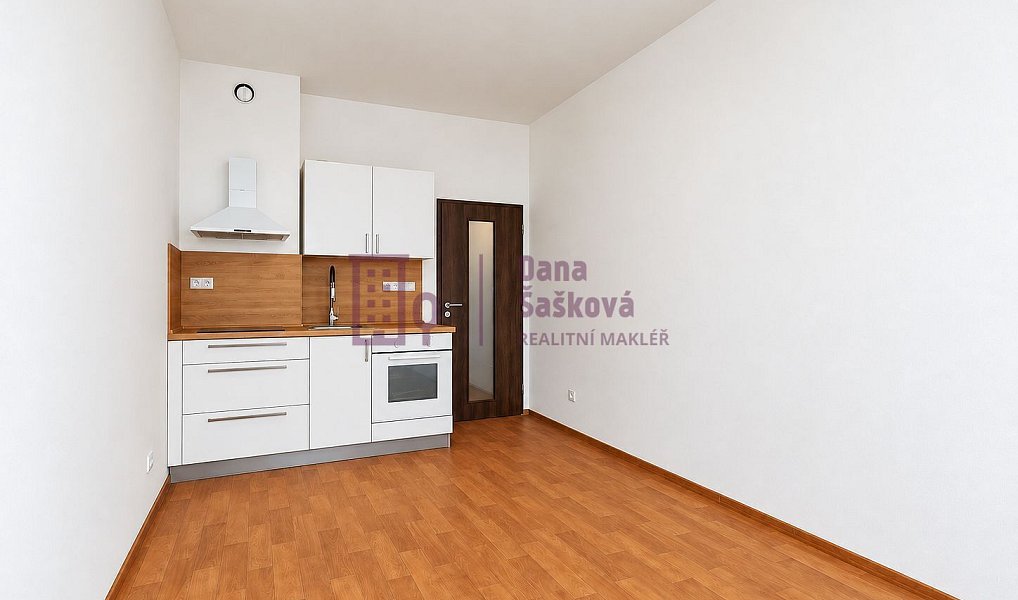 Pronájem bytu 1+kk 20 m², Jindřichův Hradec – náhled fotky 2